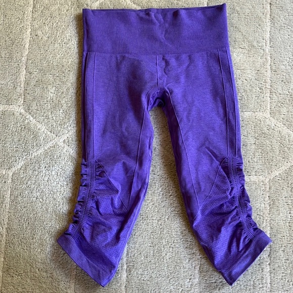 Lululemon In The Flow Crop - Picture 4 of 12